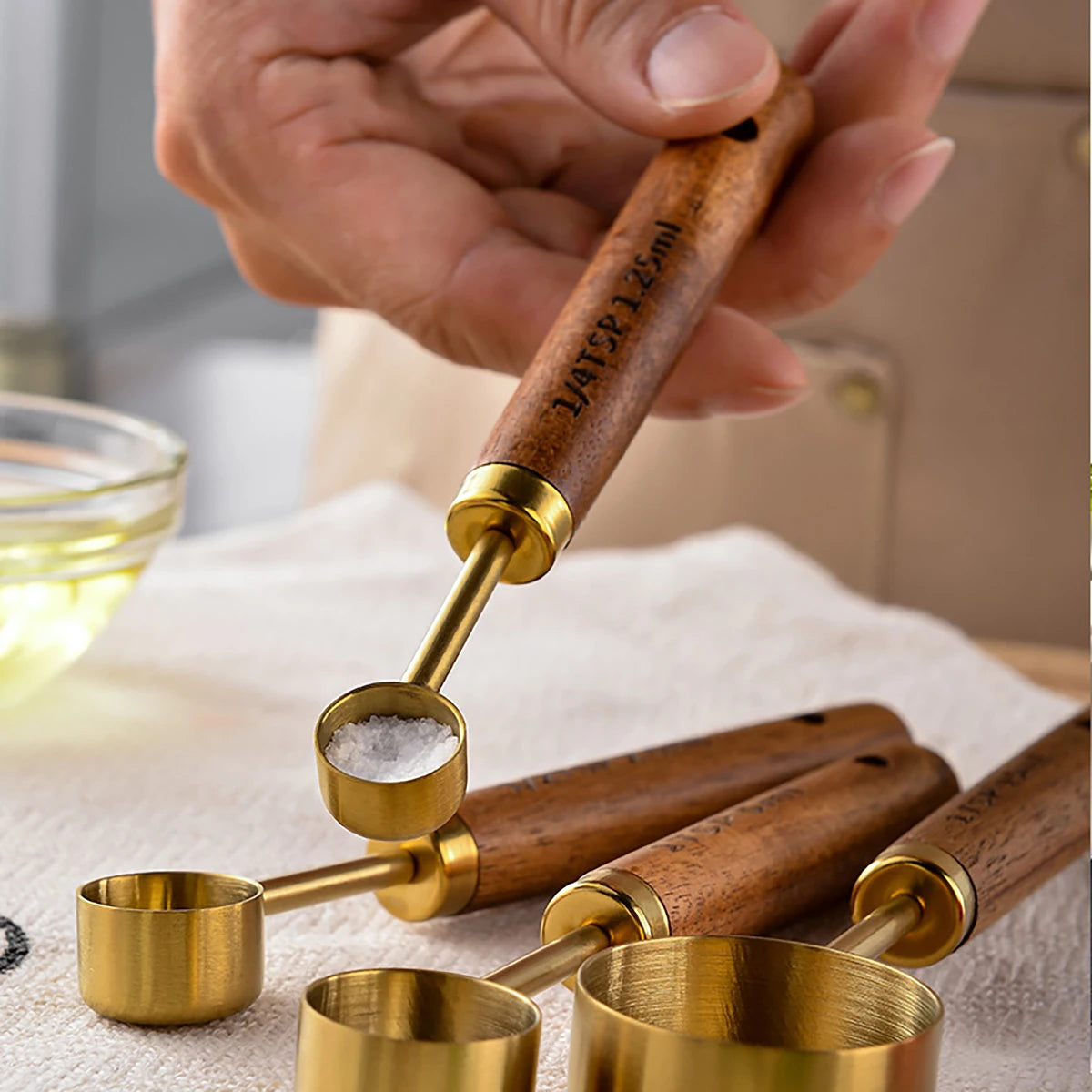 8Pcs Stainless Steel Measuring Cup Gold-plated Measuring Spoon Acacia Wood Handle Measuring Spoon Measuring Tool Set of Eight